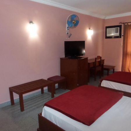 Hotel Newcastle Lagos Esterno foto