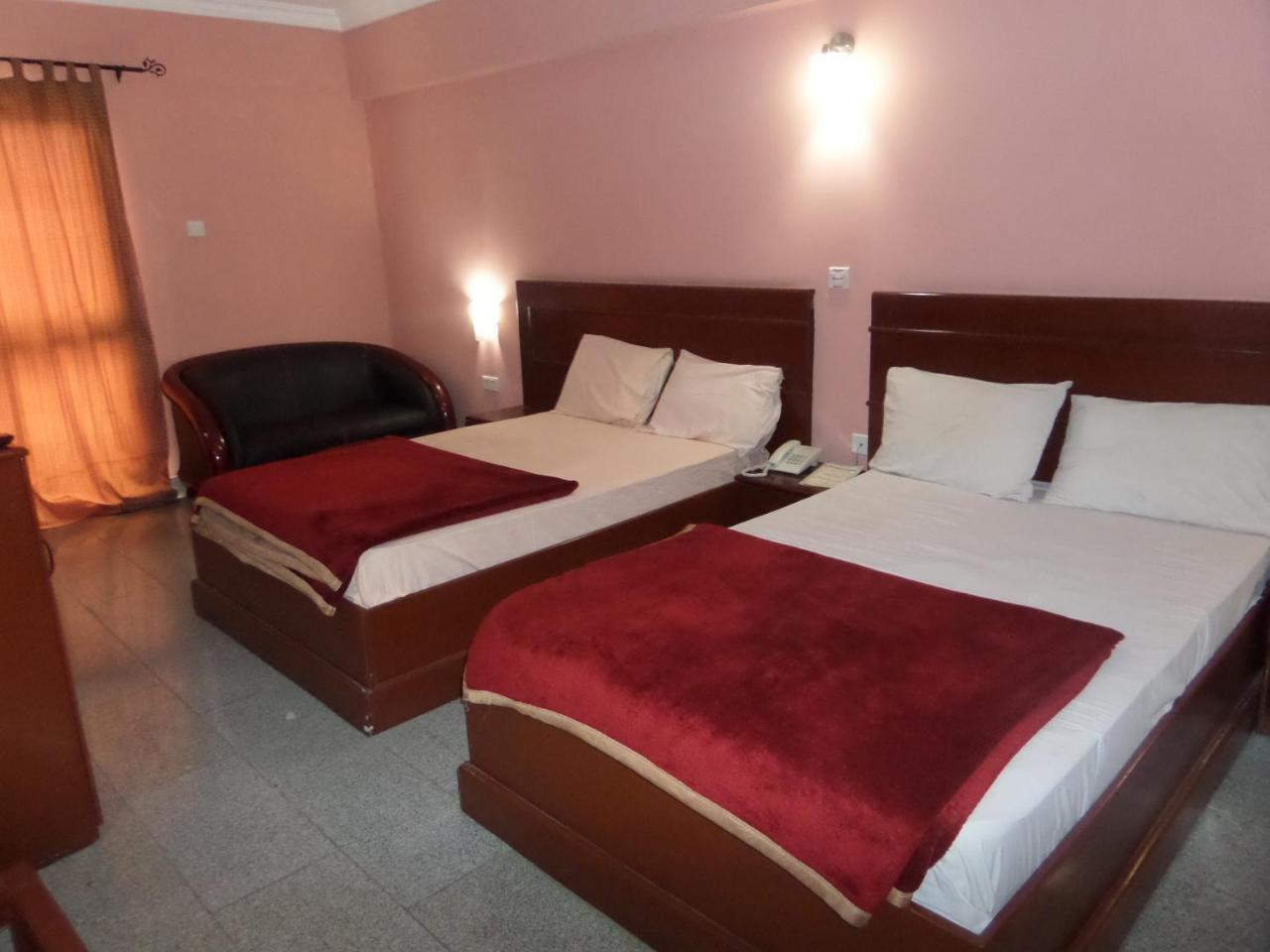 Hotel Newcastle Lagos Esterno foto