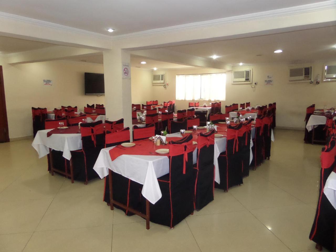 Hotel Newcastle Lagos Esterno foto