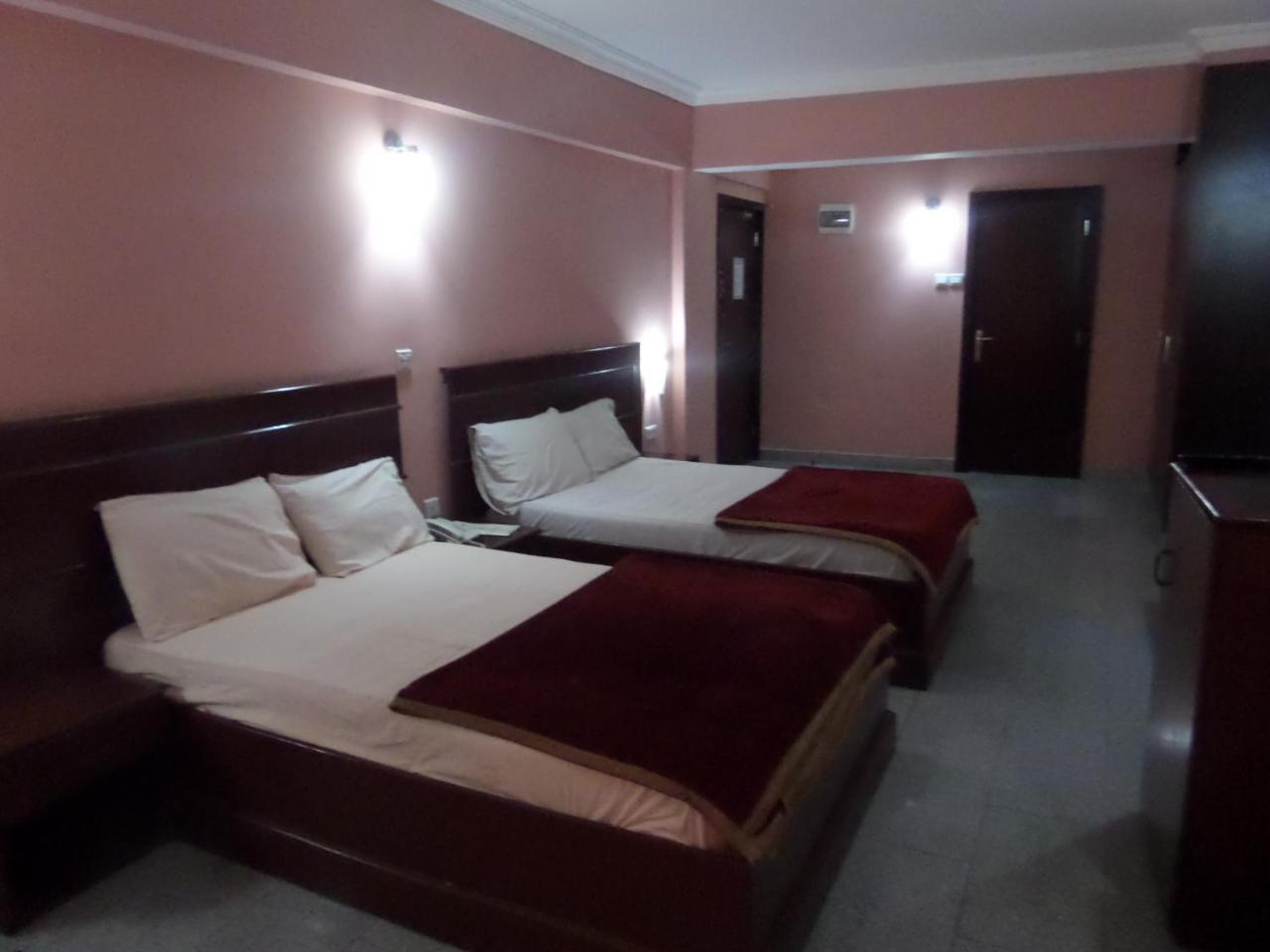 Hotel Newcastle Lagos Esterno foto
